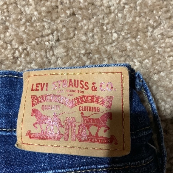 Levi Jean shorts Sz 31, good condition, measurements below - Picture 3 of 4